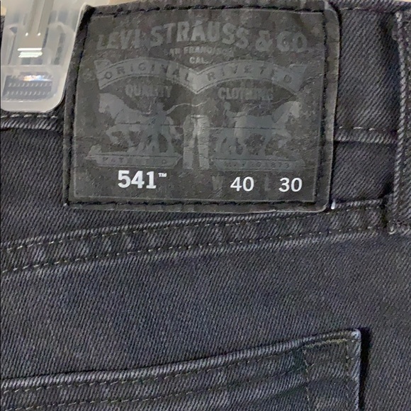 Levi Jeans 541 - Picture 3 of 8